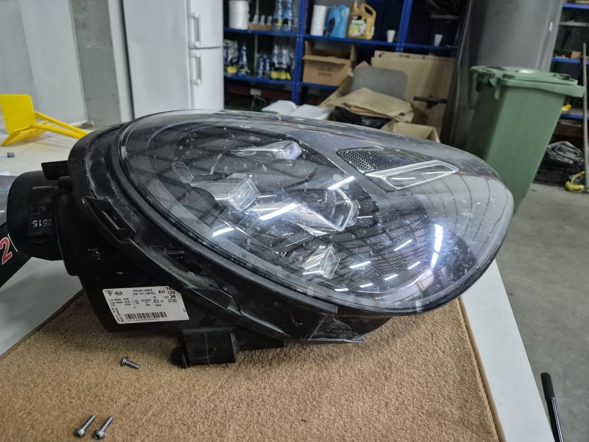 Prawa lampa Porsche Cayenne