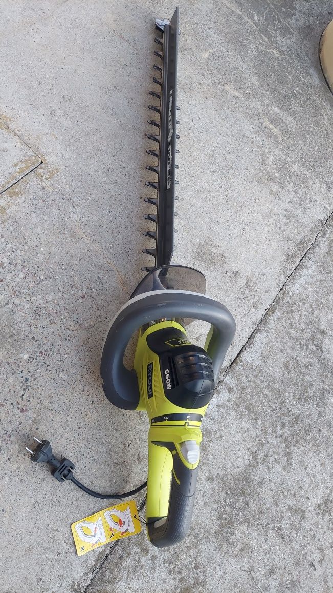 RYOBI Elektryczne nożyce do żywopłotu 650W RHT6560RL