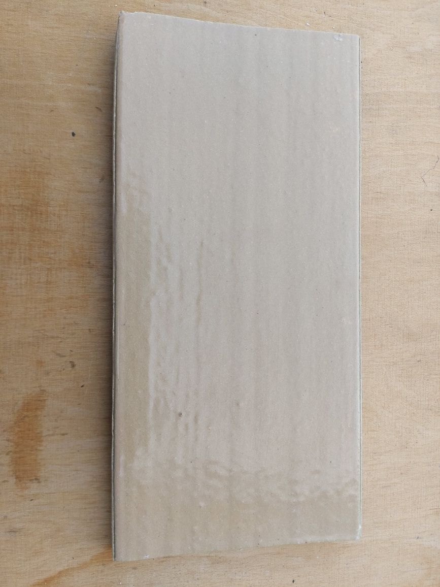 Płytki 24,5cm x 12cm. Cena za ok. 1000 sztuk (29m2)