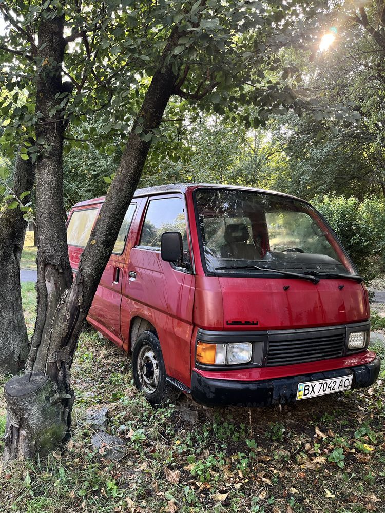 Продам Nissan Urvan  1994р