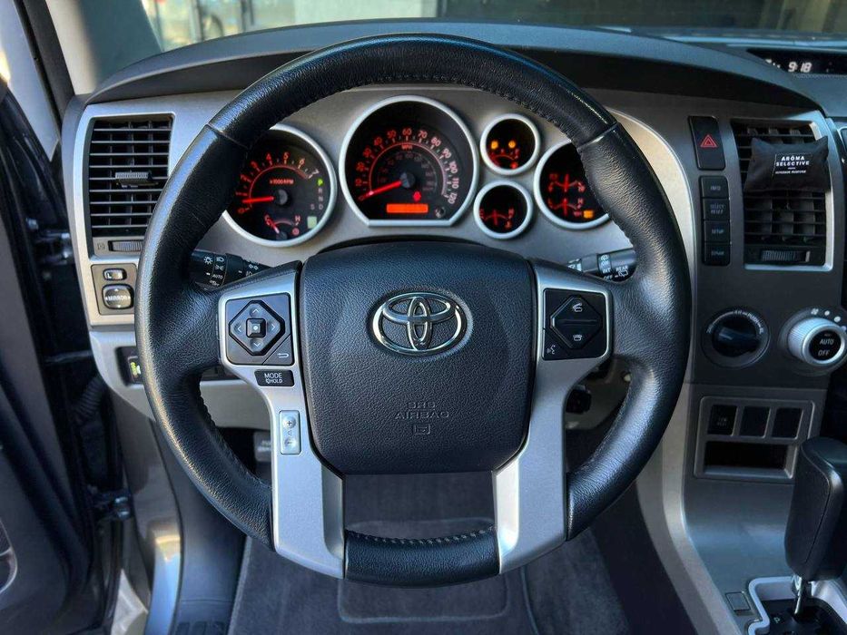 Toyota Sequoia 2016
