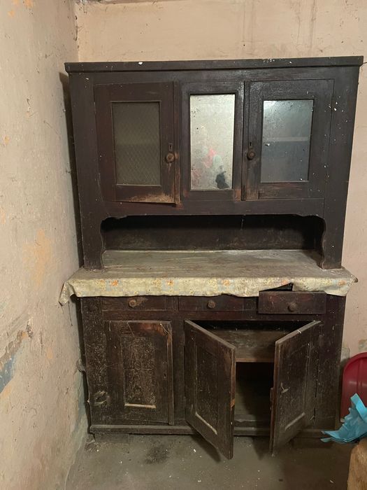 Kredens do odnowienia PRL