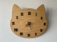 Drewniany zegar głowa kota