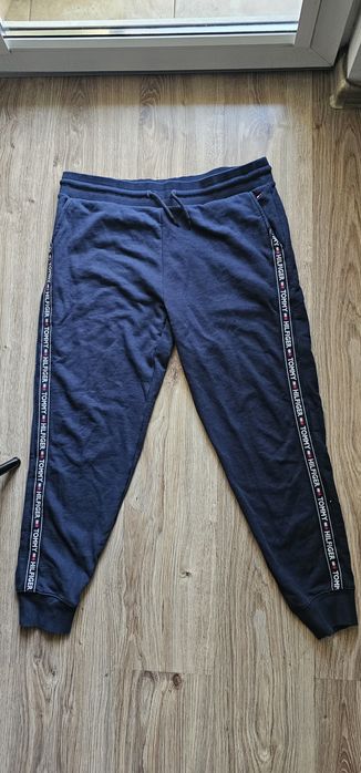 Tommy Hilfiger męskie spodnie dresowe rozmiar XL wymiary na zdjęciach