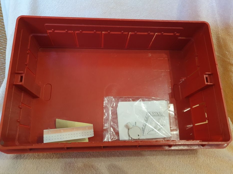 Rozdzielnica p/t 1x12 Nowa