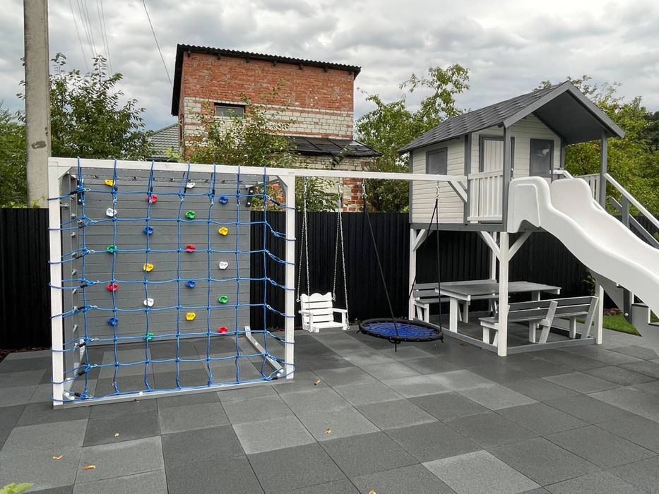 Дитячий майданчик будиночок куб гірка качелі скеледром пісочниця