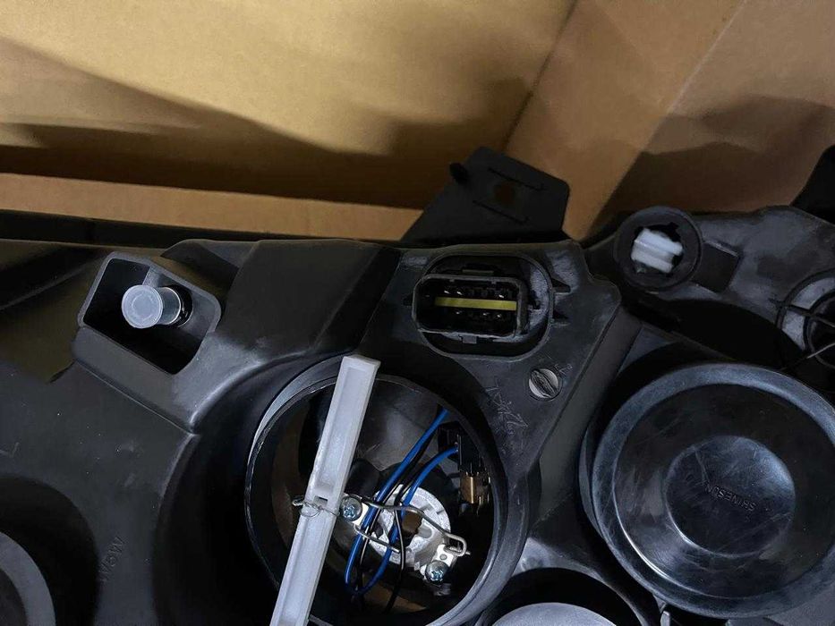 Фари передні ліва/права Рено Мастер Opel MOVANO.MASTER III 10-09р