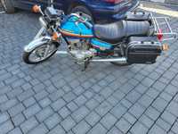 Motocykl Honda CM185T