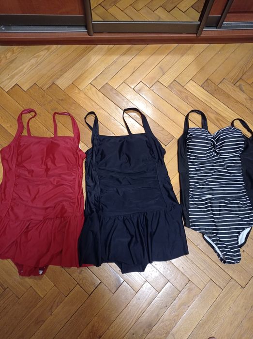 Продам новые купальники