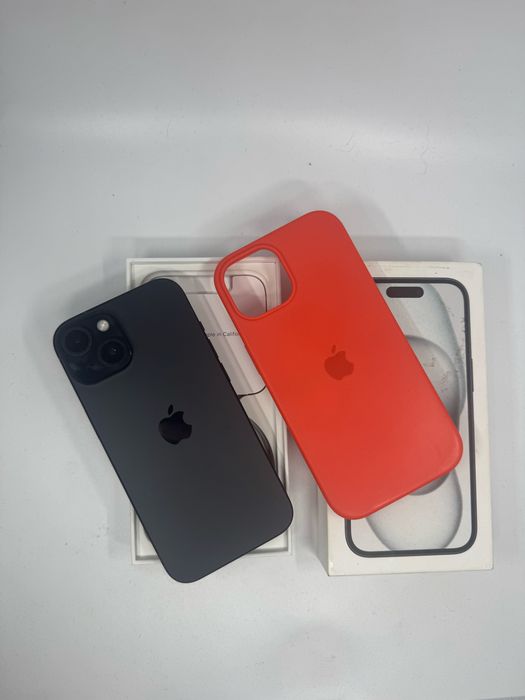 Iphone 15 czarny 128 gb 88% baterii 540 cykli ladowania
