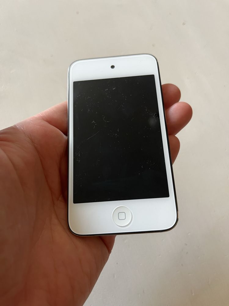 Apple iPod touch 4 памʼять 32gb