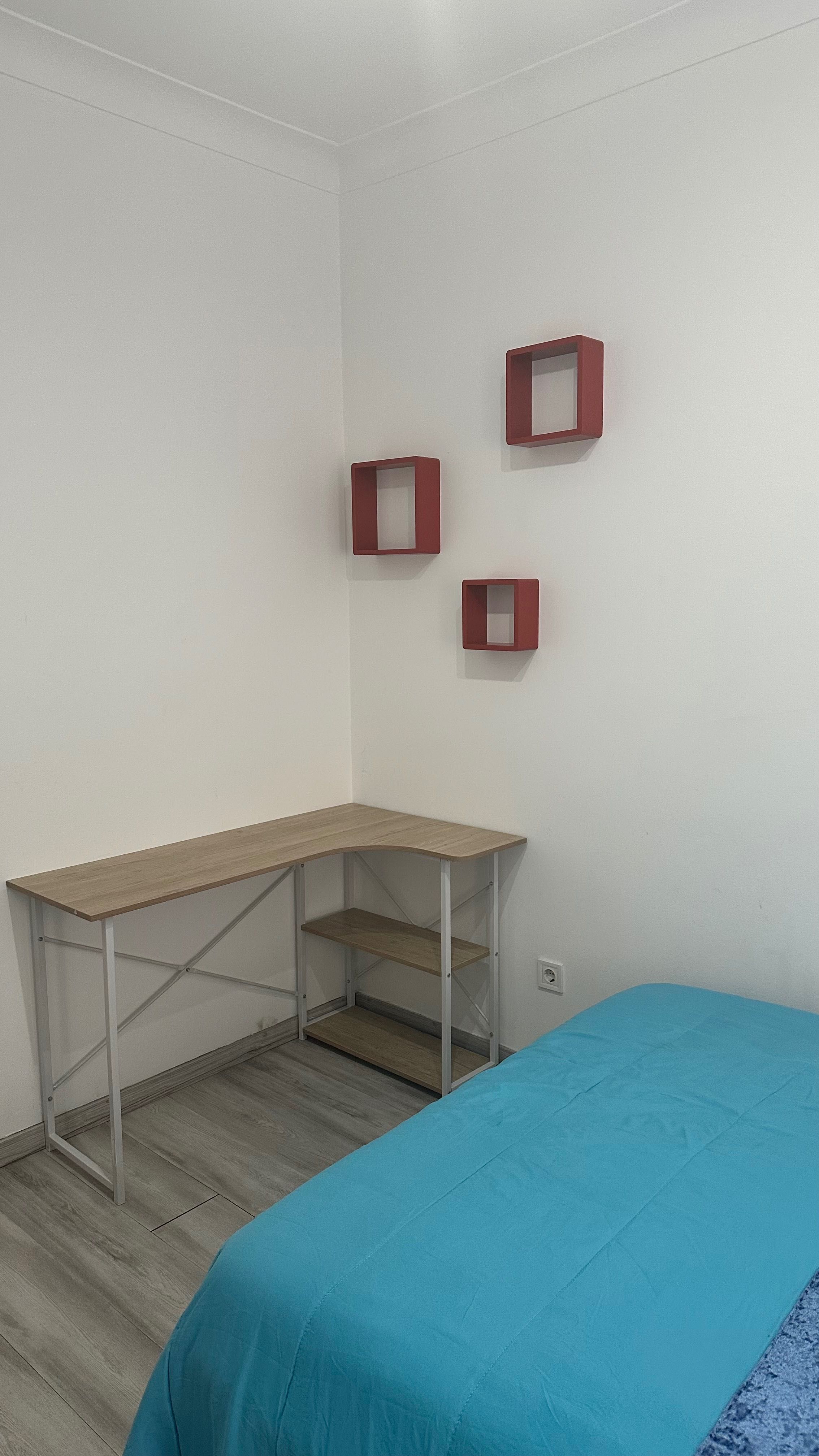 Quarto disponível Queluz-Belas só para mulheres 360€ 3min da estação.