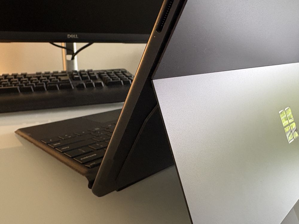 [Full Spec] Microsoft Surface Pro 9 Klawiatura i pen i7/16GB/512GB