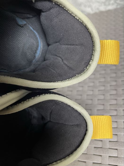 Adidas Primaloft кроссовки 44 размер спортивные хаки оригинал