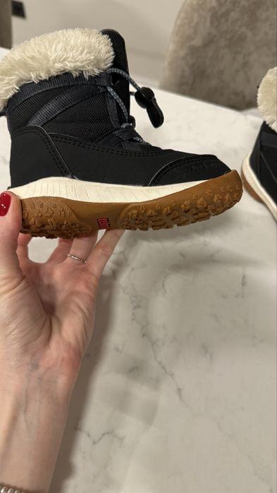 Зимові дитячі черевики Reima — чудовий стан, теплі та зручні.