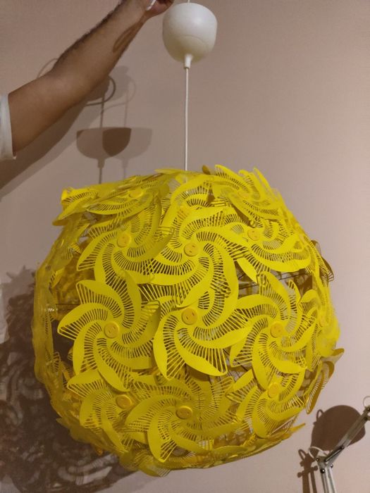 Candeeiro amarelo IKEA