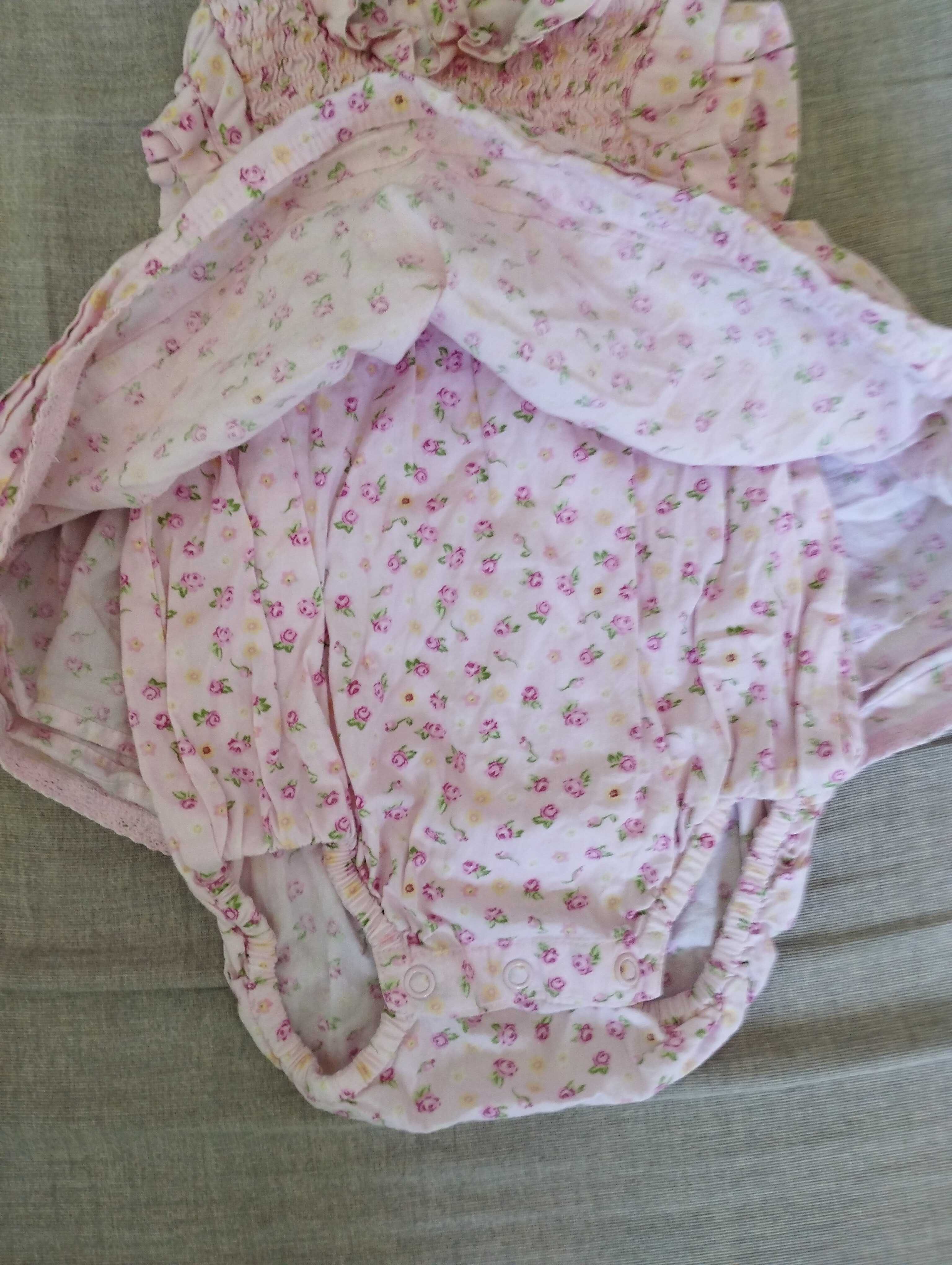 vestido rosa com flores para bebé