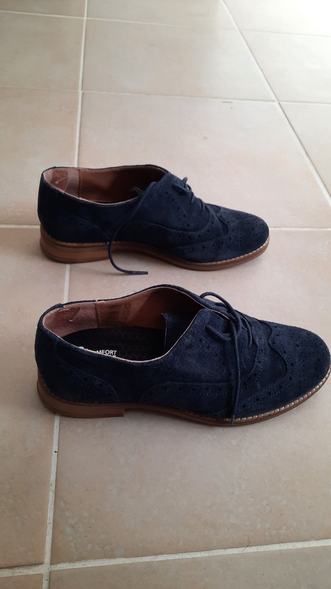 Sapatos de couro azuis escuros c/palmilha conforto - Tamanho 36
