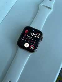 Годинник Apple Watch SE