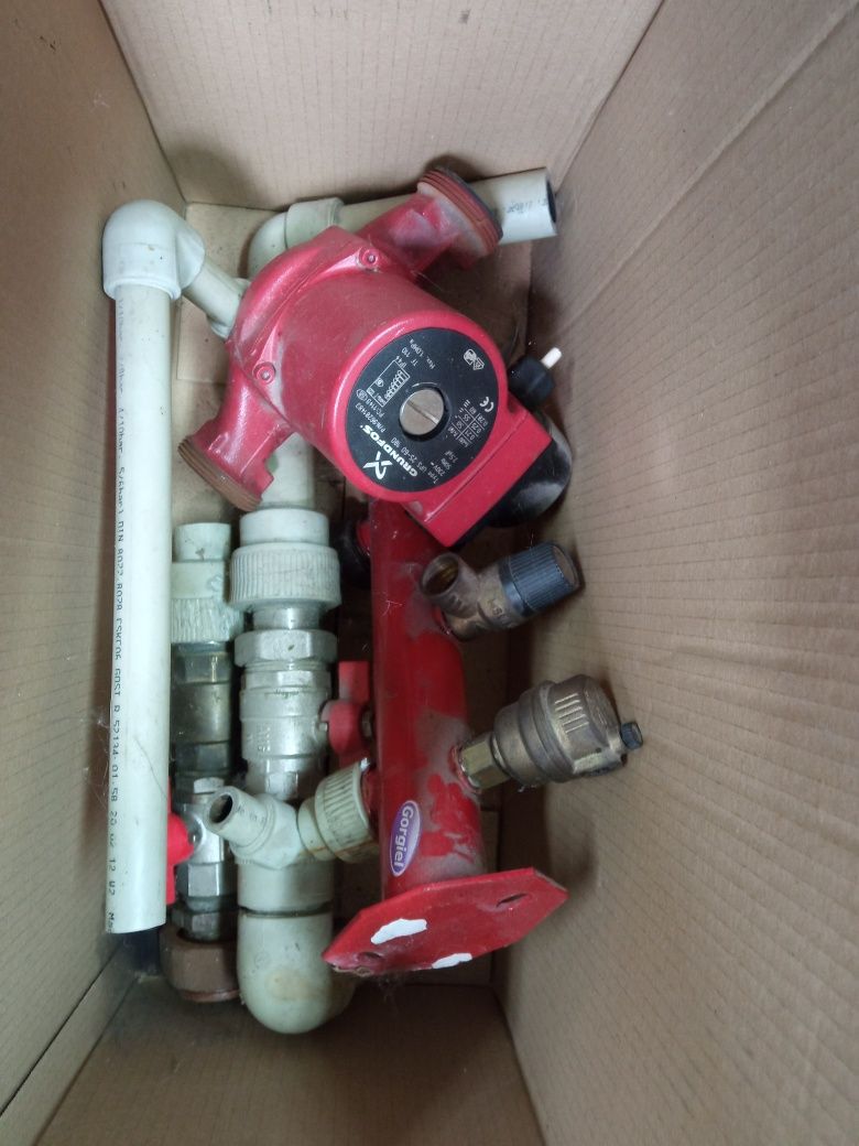 Pompa Grundfos 25- 60 180 + 2 x zbiornik