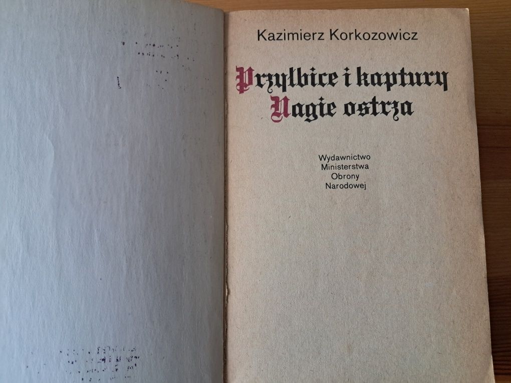 Korkozowicz Przyłbice i kaptury