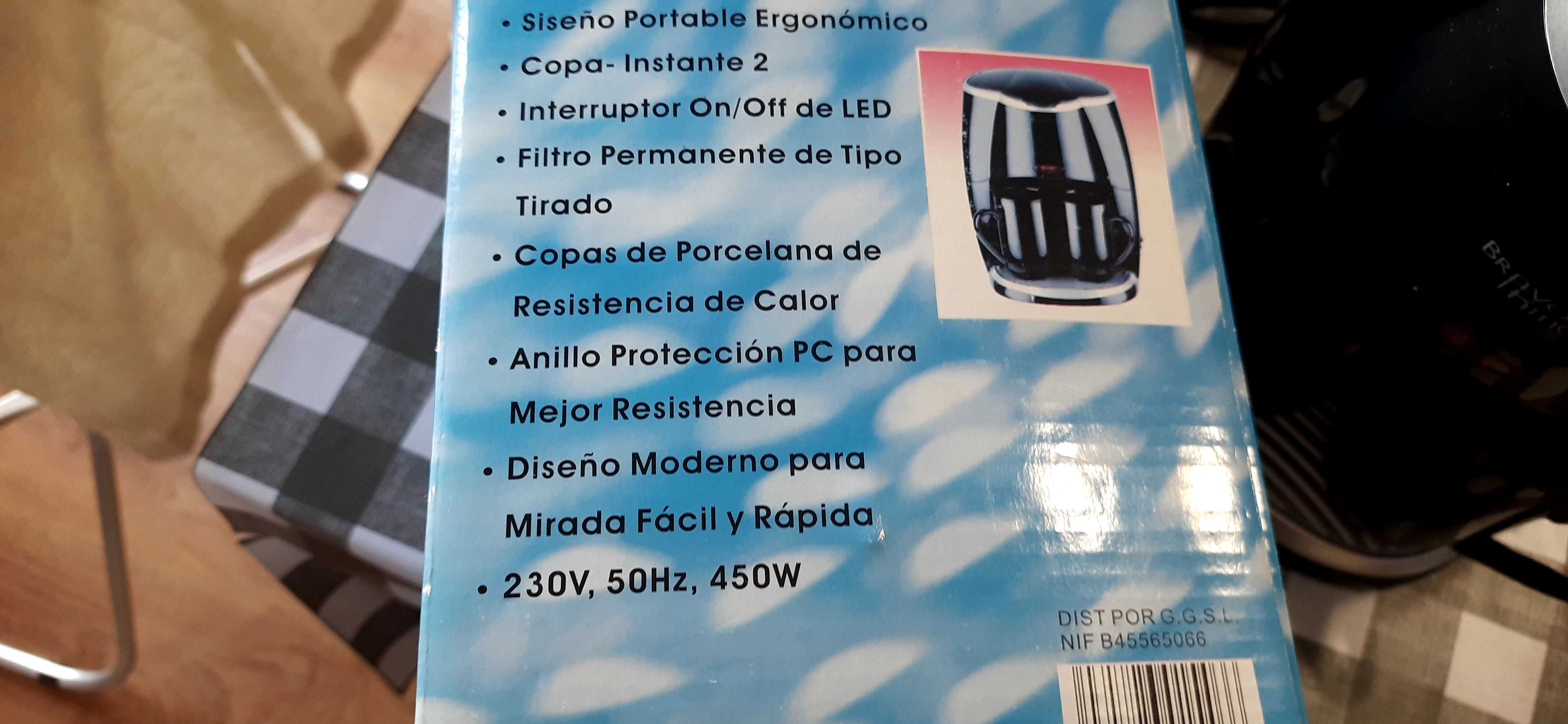Cafereira com 2 chávenas