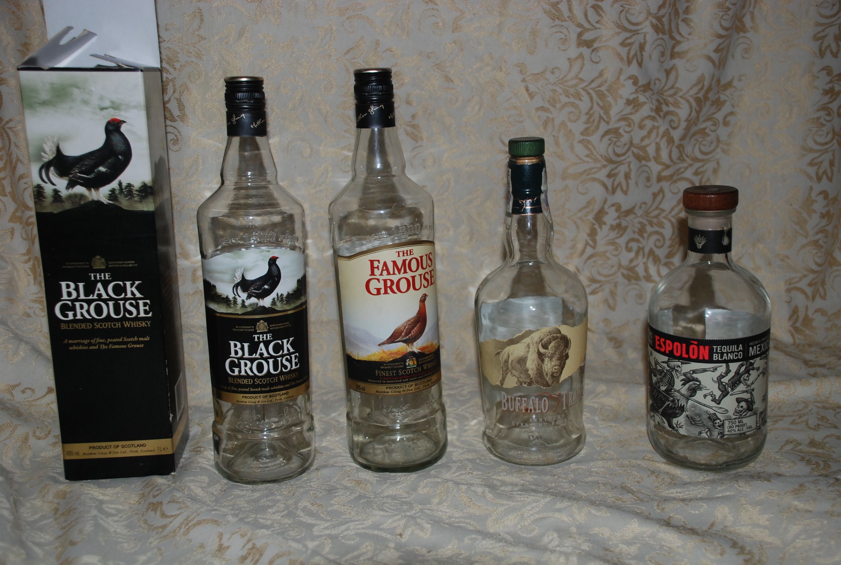 Бутылки , пляшки из под виски , джина . текилы , віски