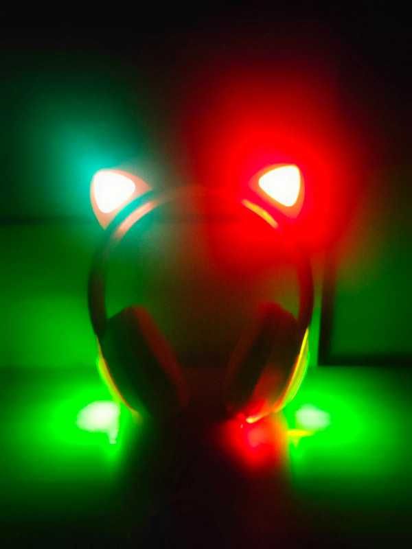 Słuchawki nauszne Bluetooth z kocimi uszami LED RGB - różowe