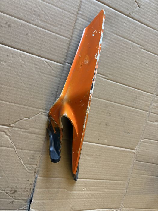 Plastiki  plastik lewy prawy zadupek tył ktm duke 125 lift 17-