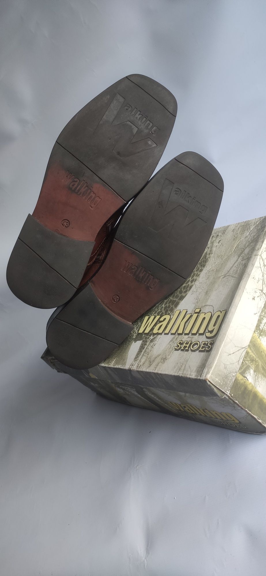 Botas em pele cor castanho tamanho 43