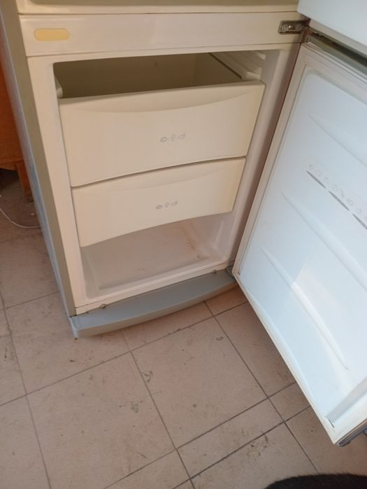 Холодильник LG продам