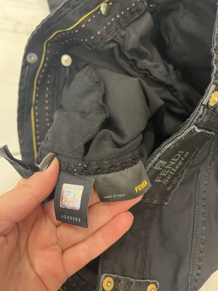 Брюки штани fendi .