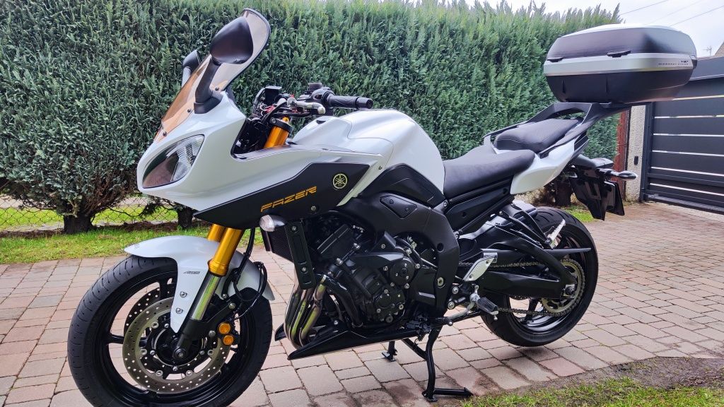 YAMAHA FZ 8 ** bezwypadkowy ** stan PERFEKCYJNY ** zarejestrowany w PL