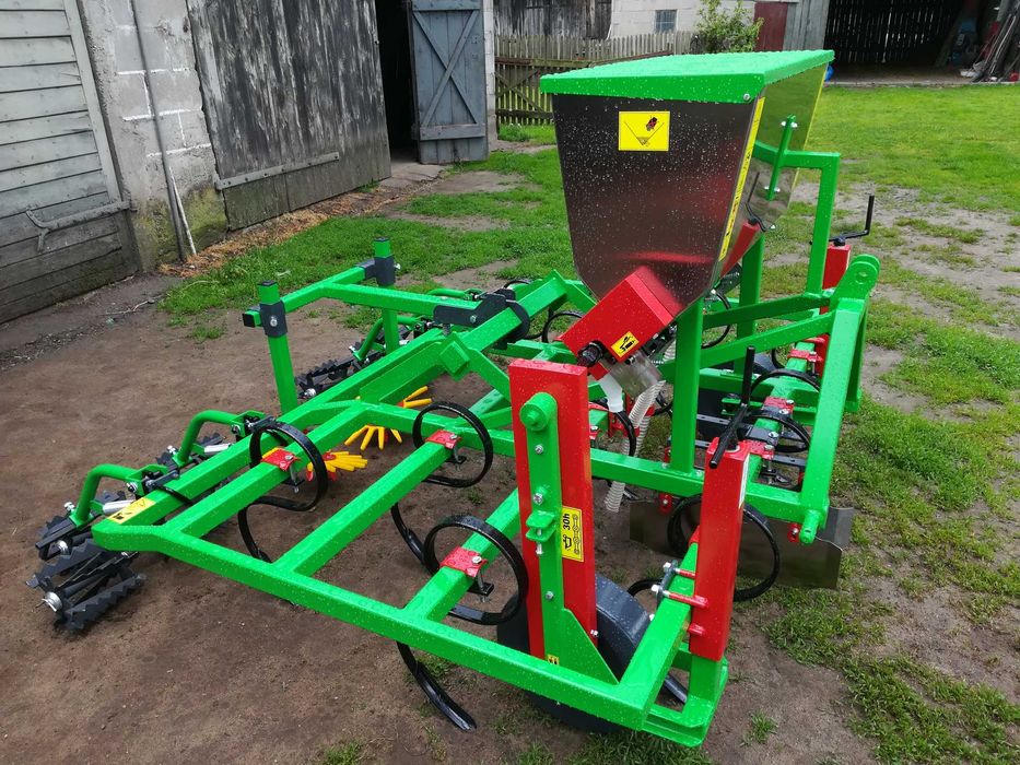 Pielnik ekopielnik podsiewacz nawozu do truskawek i warzyw