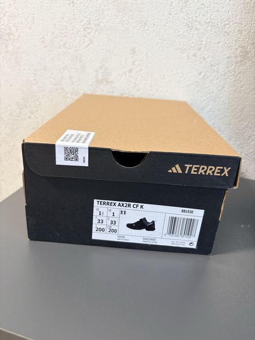 Adidas кроссовки для мальчика 33 р