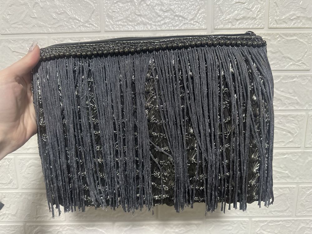Клатч Zara з бахромою