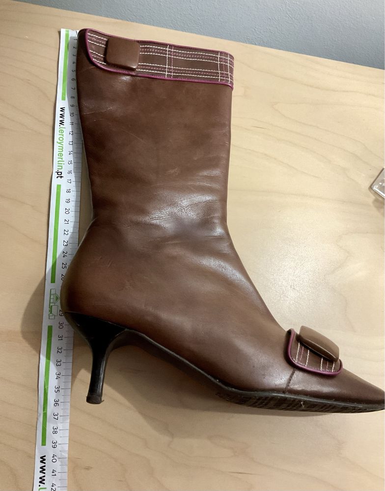 Botas castanhas e rosa Salvador Sapena