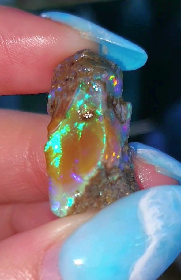 Ethiopian Opal Etiopski kamień szlachetny minerał kryształ