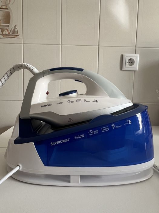 Ferro de engomar com caldeira