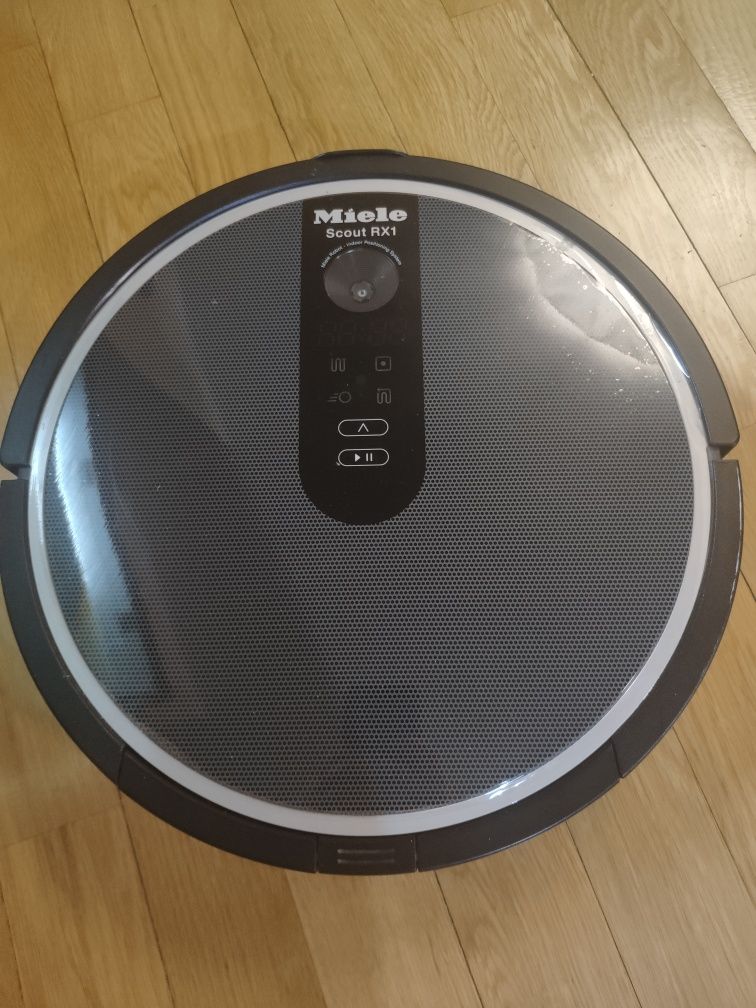 Miele Scout RX 1 SJQL0 робот пилосос