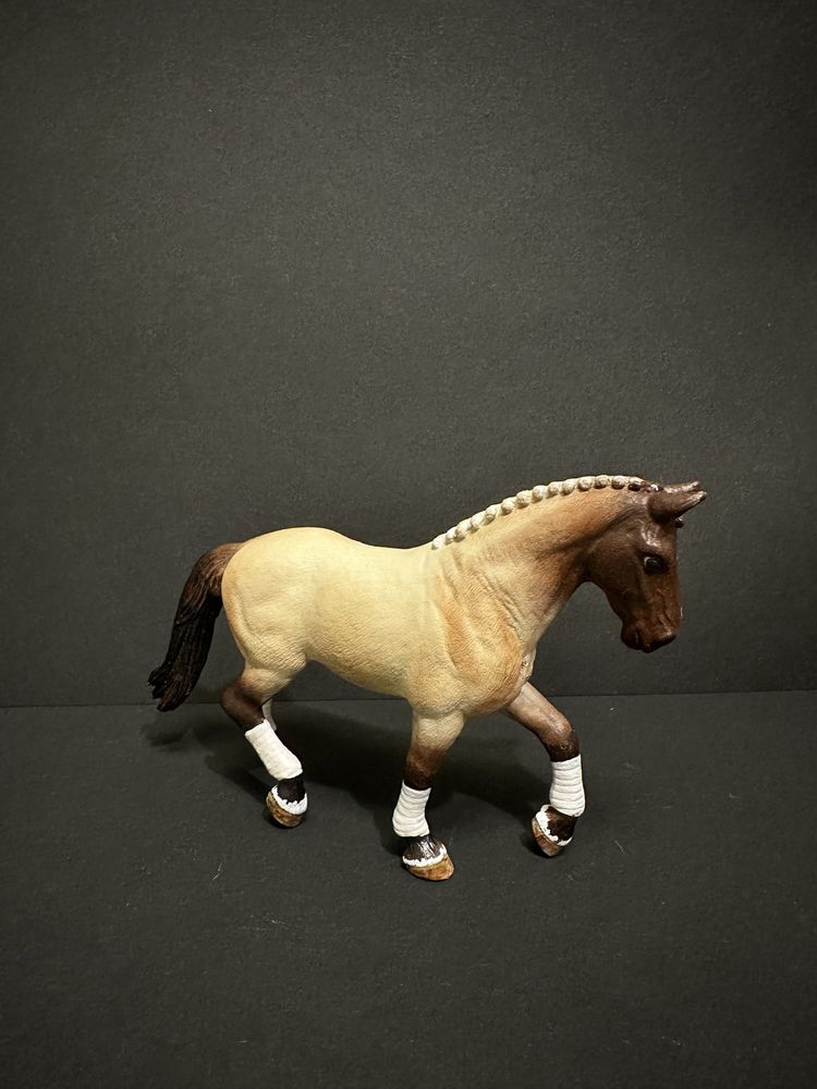 Custom wycofanej figurki konia Schleich