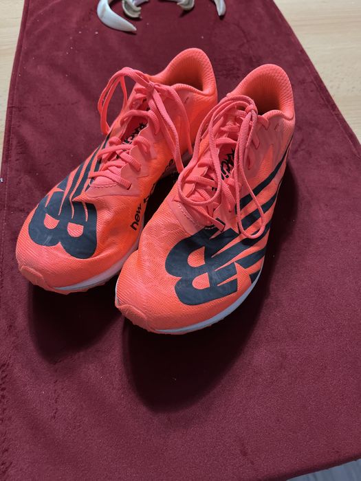 Kolce lekkoatletyczne New Balance, buty długodystansowe do biegania