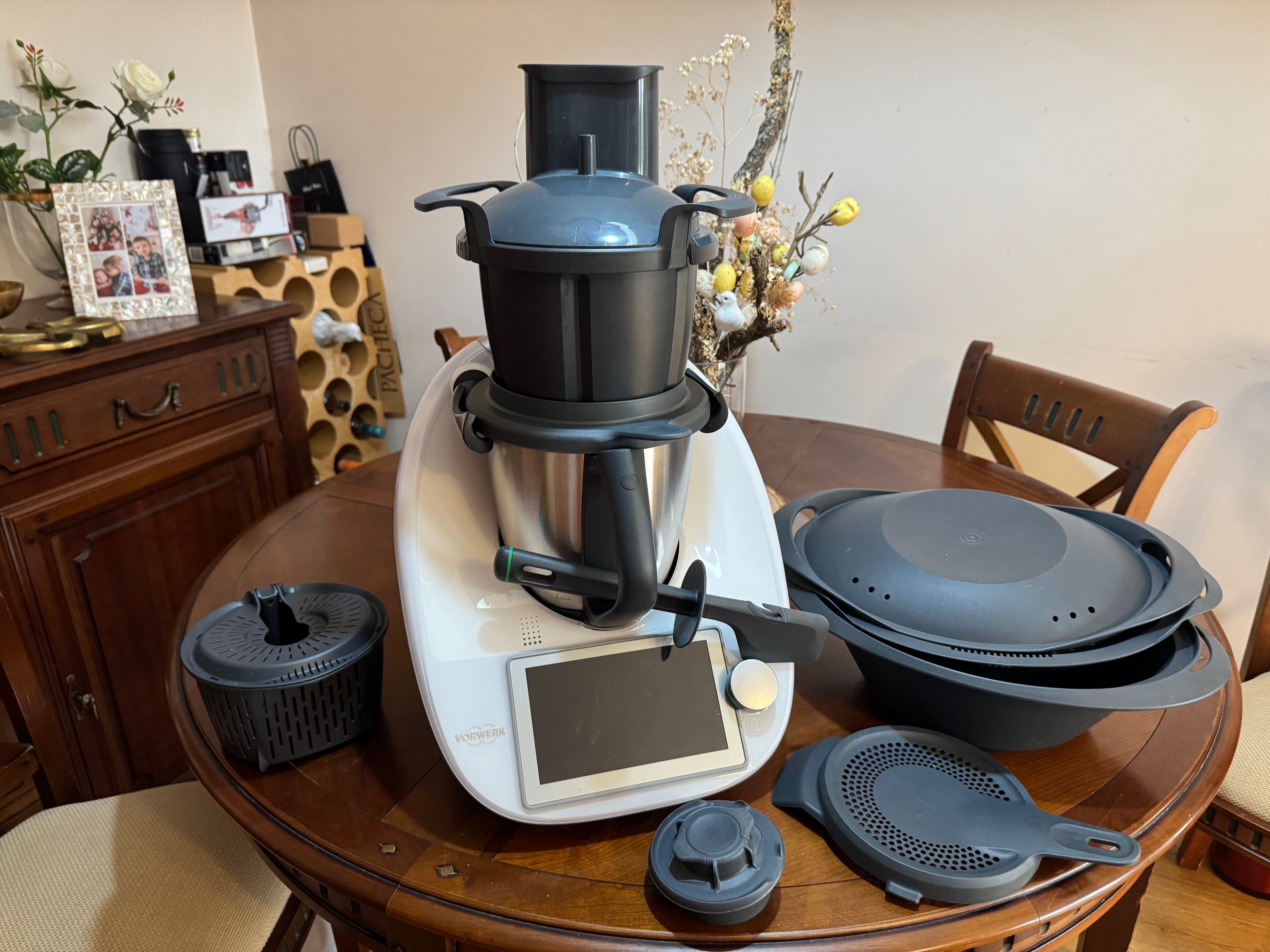 Bimby TM6 com Mandolina e spiralizer e acessórios completo