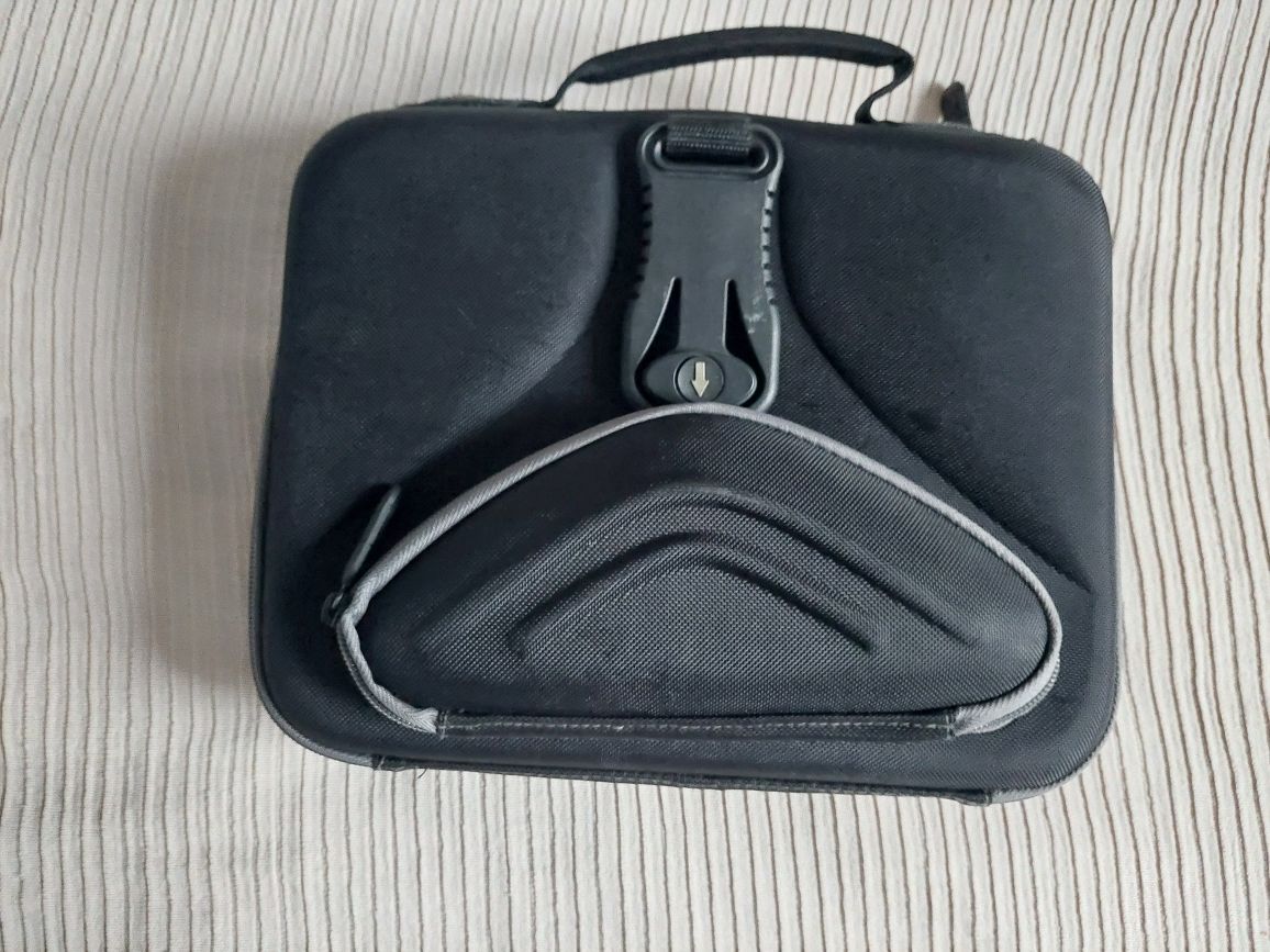 Torba case na tablet - sztywna
