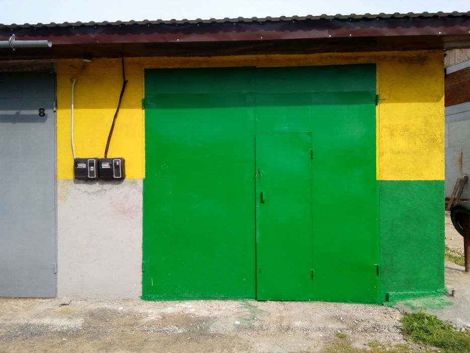 Продам  (от 6м х 4м и больше) гараж Львовское шоссе 14-В