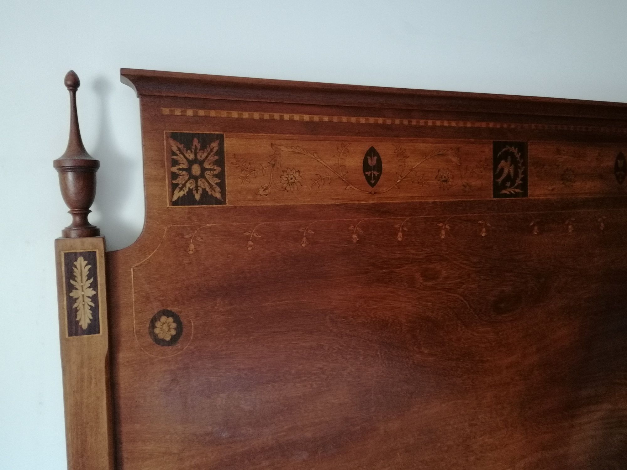Cama casal D. Maria em excelente estado.
