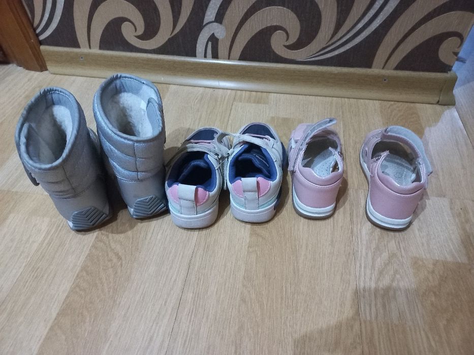 Дитячі речі віддам