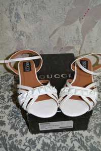 Босоножки шлепки белые сланцы туфли сандалии Gucci
