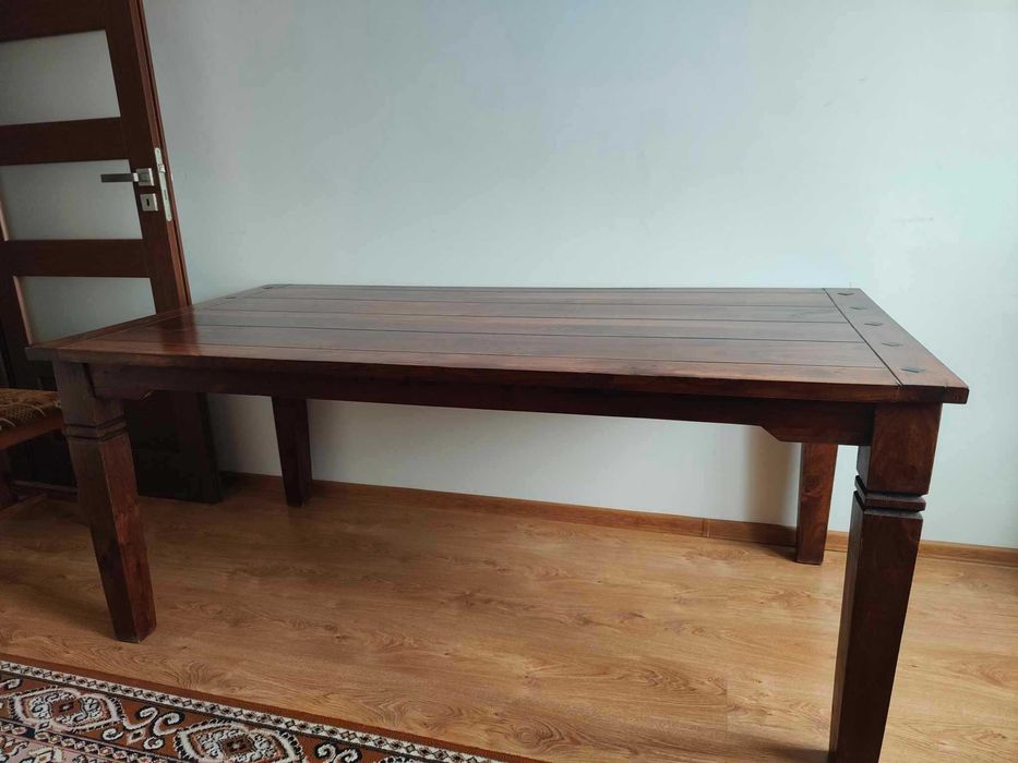 Piękny bardzo solidny stół z drewna akacjowego