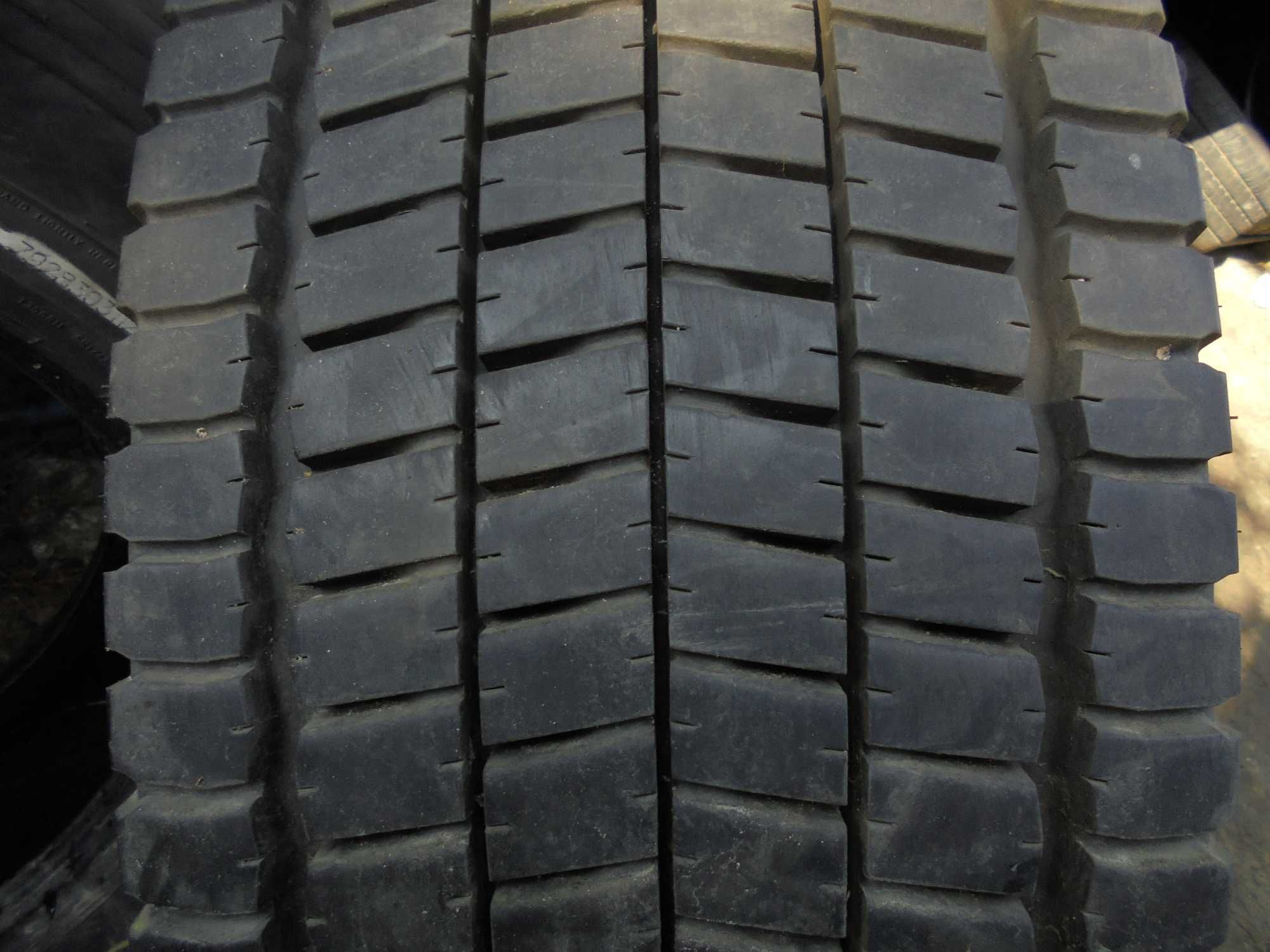 Opona 315/70R22.5 Dunlop SP 452 (650 netto)